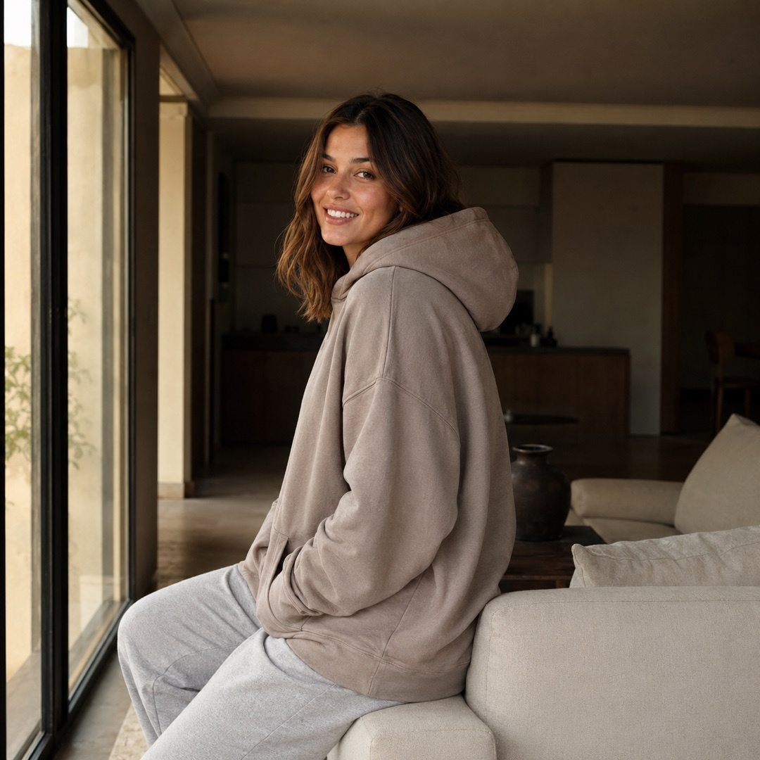 Marlow relaxed hoodie — Sweat Sets by MOUDEST. worn by a model.